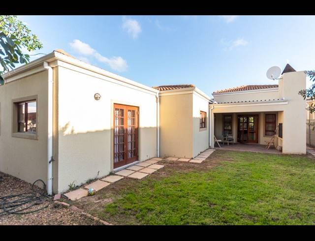 3 BEDROOM FREESTANDING TO LET IN PARKLANDS